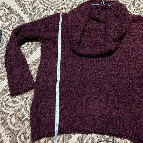 Cowl neck Lauren Conrad Sweater size medium mauve  / purple color - Picture 6 of 7